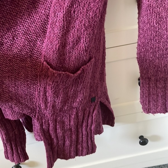 Hurley Women’s Berry Oversized Knit Sweater Cardigan w/ Pockets - Size XS/S - Picture 5 of 6